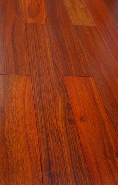 カリン(アフリカバドック) 複合フローリング 2mm単板 床暖対応  重歩行 UVセラミック塗装 Aグレード 12×120×909(mm) 1.53平米入