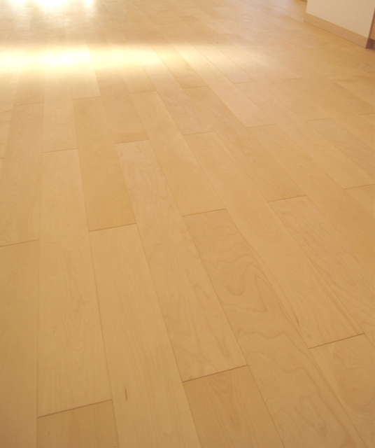 カバ(バーチ) 複合フローリング 2mm単板 床暖対応   オスモオイルクリア塗装 Aグレード 12×120×909(mm) 1.53平米入