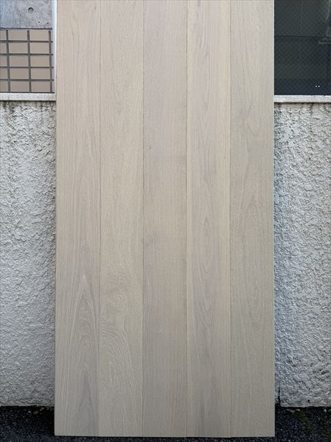 ナラ(オーク) 複合フローリング 2mm単板 床暖対応   ブラッシング加工　UVホワイトツヤ消塗装 ABグレード 15×180×1820(mm) 1.64平米入